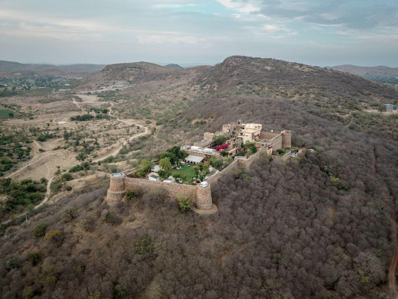 Ramathra Fort Hotel Sapotra Exterior photo